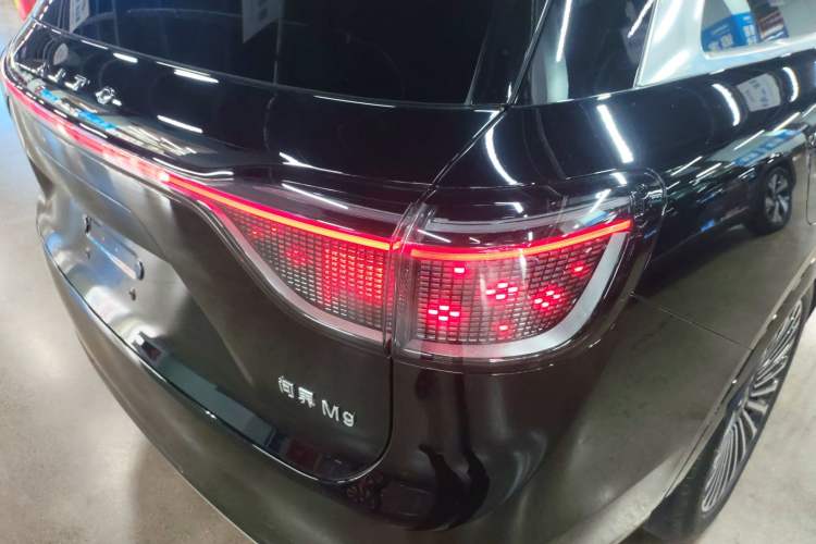 Used Hima AITO M9 2024 Range-Extended Ultra Version 52 kWh 5-Seater Model Exterior 3