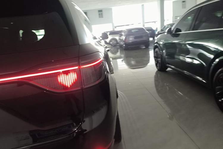 Used Hima AITO M9 2024 Range-Extended Ultra Version 52 kWh 5-Seater Model Exterior 3