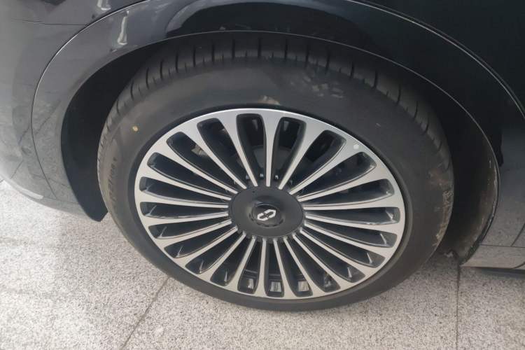 Used Hima AITO M9 2024 Range-Extended Ultra Version 42 kWh 6-Seater Model Exterior 4