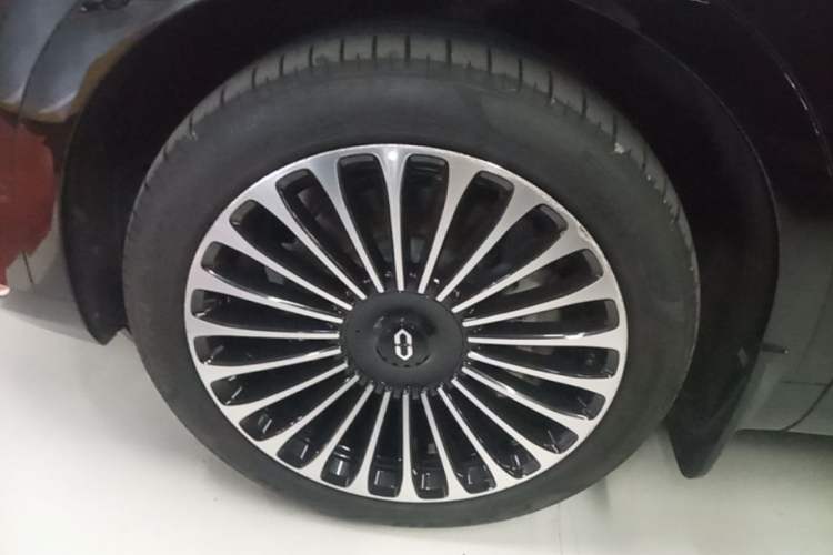Used Hima AITO M9 2024 Range-Extended Ultra Version 42 kWh 6-Seater Model Exterior 4