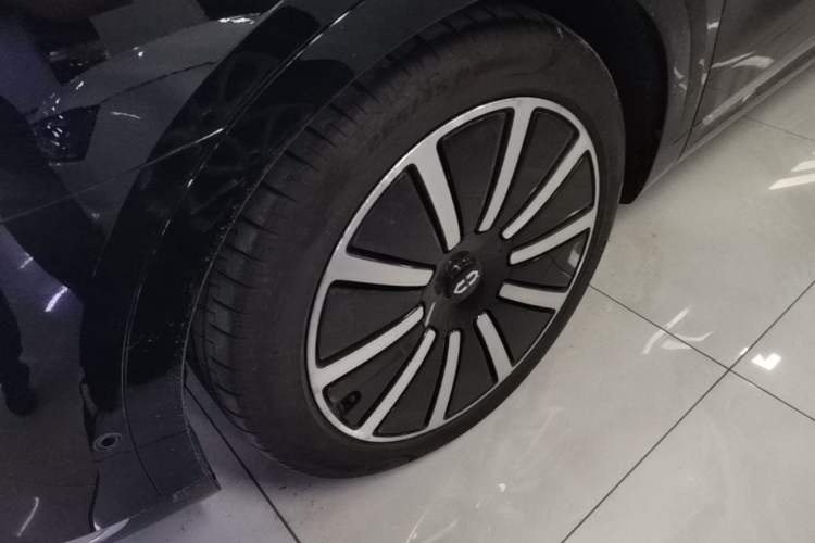 Used Hima AITO M9 2024 Range-Extended Max Edition 42 kWh 6-Seater Version Exterior 4