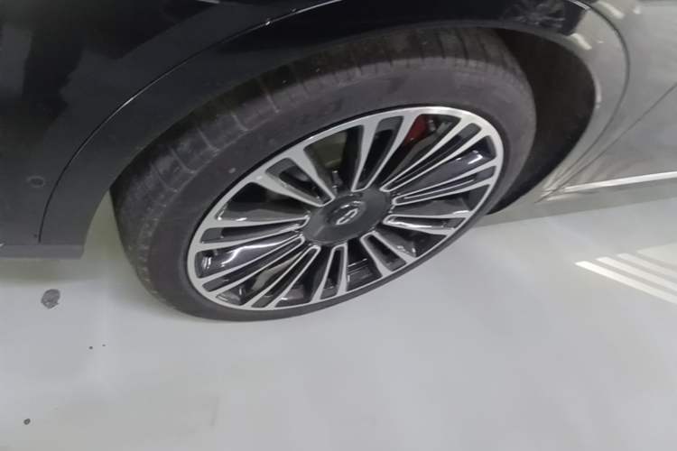 Used Hima AITO M9 2024 Range-Extended Ultra Version 42 kWh 6-Seater Model Exterior 4
