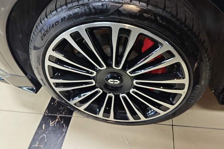 Used Hima AITO M9 2024 Range-Extended Ultra Version 42 kWh 6-Seater Model Exterior 4