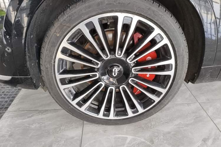 Used Hima AITO M9 2024 Range-Extended Ultra Version 42 kWh 6-Seater Model Exterior 4