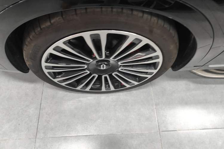 Used Hima AITO M9 2024 Range-Extended Ultra Version 42 kWh 6-Seater Model Exterior 4