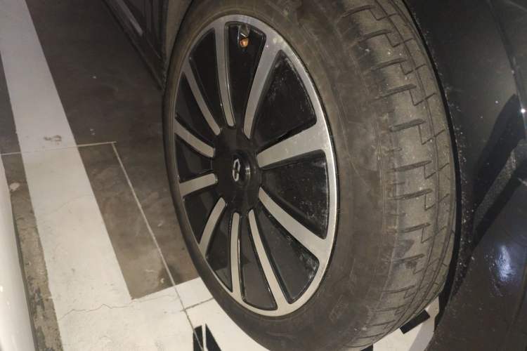 Used Hima AITO M9 2024 Range-Extended Max Edition 52 kWh 6-Seater Version Exterior 4