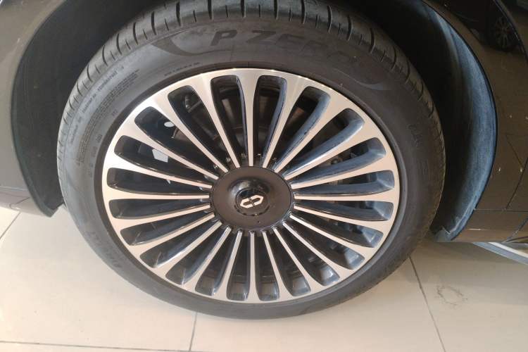 Used Hima AITO M9 2024 All-Electric Ultra Version 100 kWh 5-Seater Model Exterior 4