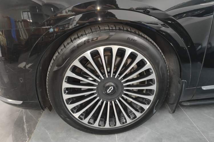 Used Hima AITO M9 2024 Range-Extended Ultra Version 42 kWh 6-Seater Model Exterior 4