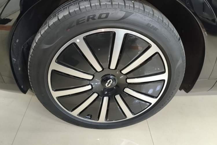 Used Hima AITO M9 2024 Range-Extended Max Edition 42 kWh 6-Seater Version Exterior 4