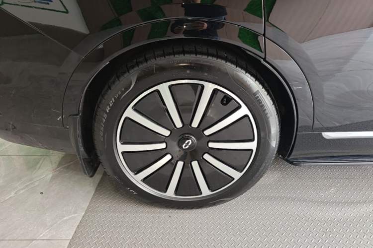 Used Hima AITO M9 2024 Range-Extended Max Edition 42 kWh 6-Seater Version Exterior 5