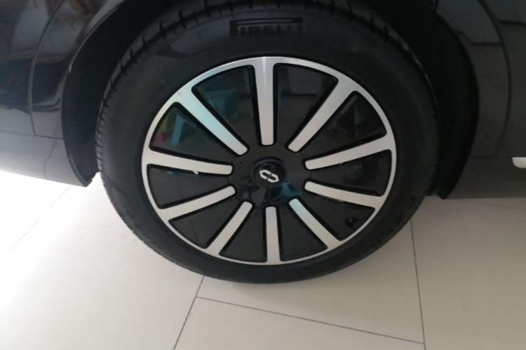 Used Hima AITO M9 2024 Range-Extended Max Edition 42 kWh 6-Seater Version Exterior 5