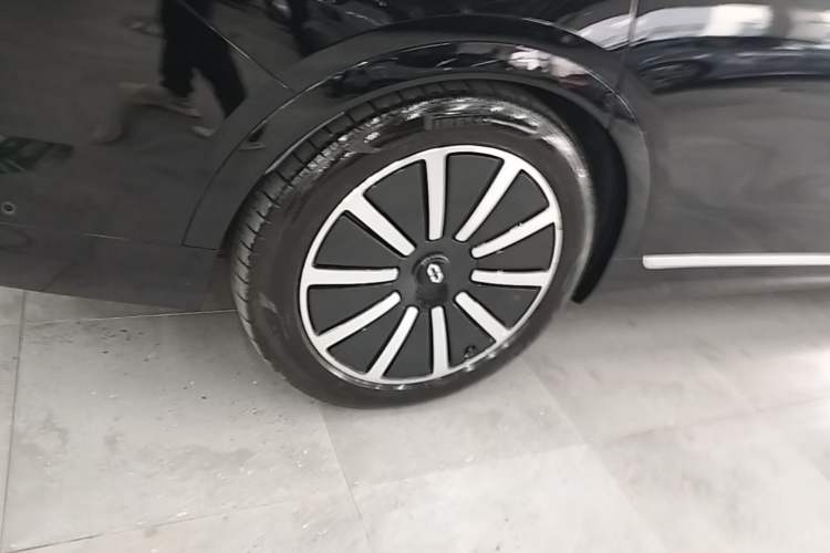 Used Hima AITO M9 2024 Range-Extended Max Edition 52 kWh 6-Seater Version Exterior 5