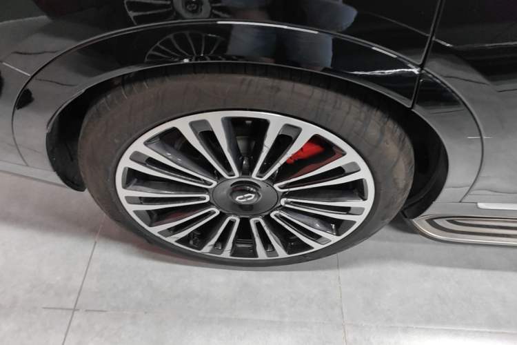 Used Hima AITO M9 2024 Range-Extended Ultra Version 42 kWh 6-Seater Model Exterior 5