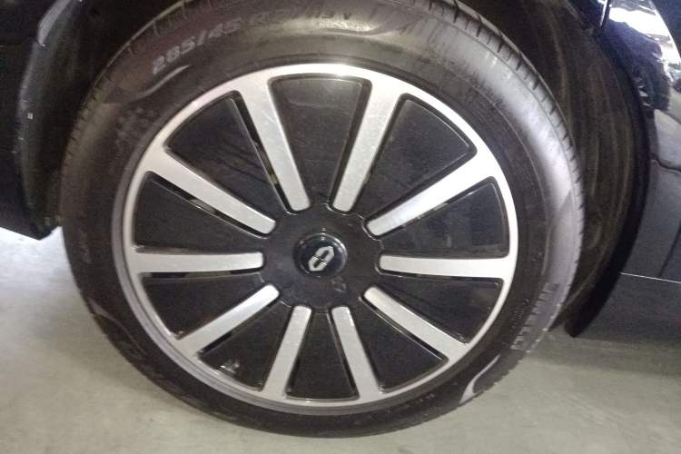 Used Hima AITO M9 2024 Range-Extended Max Edition 52 kWh 6-Seater Version Exterior 5