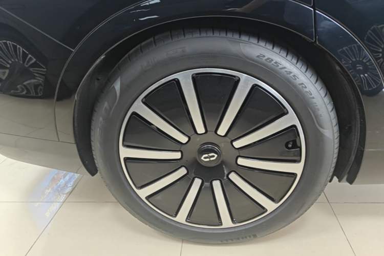 Used Hima AITO M9 2024 Range-Extended Max Edition 42 kWh 6-Seater Version Exterior 5