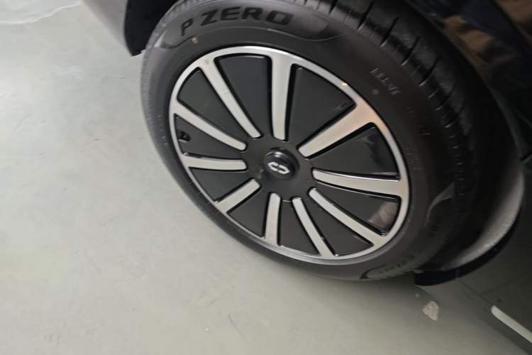 Used Hima AITO M9 2024 All-Electric Max Version 100 kWh 6-Seater Exterior 5