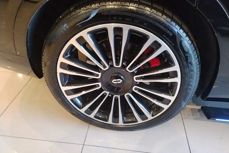Used Hima AITO M9 2024 Range-Extended Ultra Version 42 kWh 6-Seater Model Exterior 5
