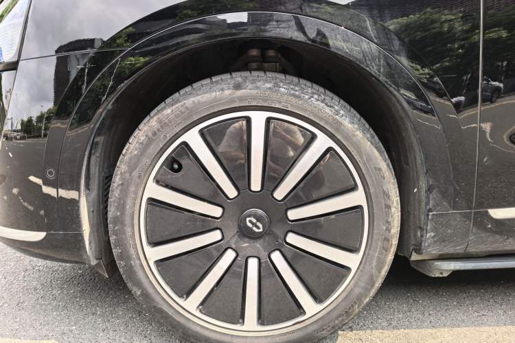 Used Hima AITO M9 2024 Range-Extended Max Edition 42 kWh 6-Seater Version Exterior 9