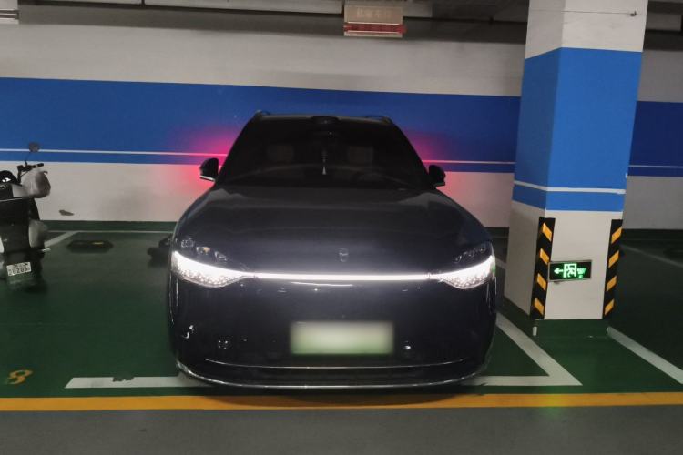 Used Hima AITO M9 2024 Range-Extended Max Edition 42 kWh 6-Seater Version Front