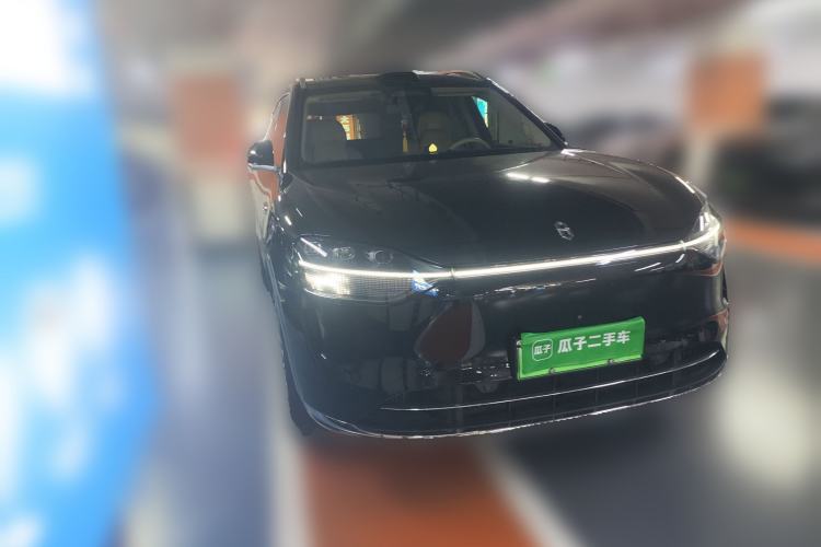 Used Hima AITO M9 2024 Range-Extended Ultra Version 42 kWh 6-Seater Model Front Right 45 Deg