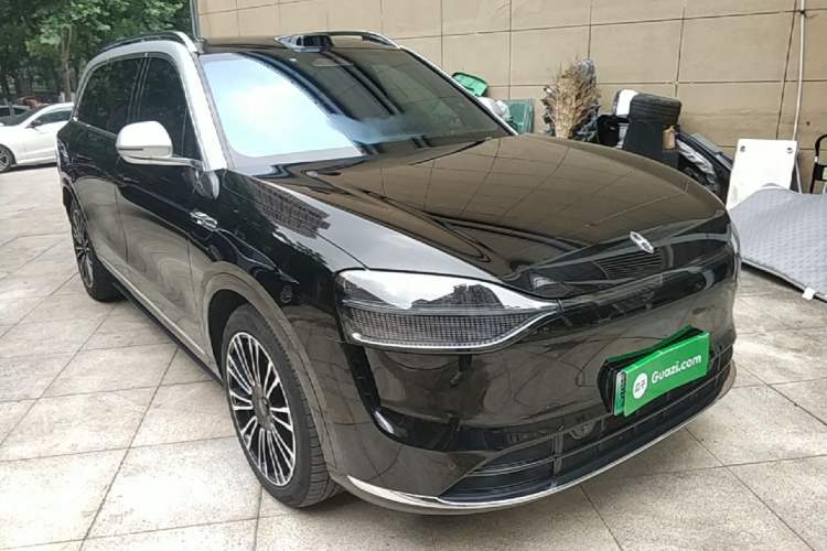 Used Hima AITO M9 2024 Range-Extended Ultra Version 42 kWh 6-Seater Model Front Right 45 Deg