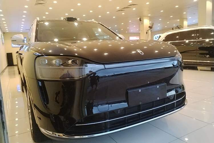 Used Hima AITO M9 2024 Range-Extended Ultra Version 42 kWh 6-Seater Model Front Right 45 Deg