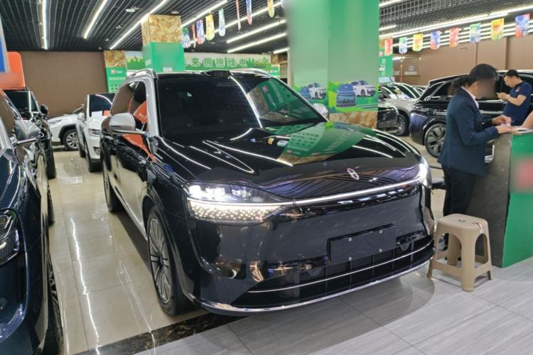 Used Hima AITO M9 2024 Range-Extended Ultra Version 42 kWh 6-Seater Model Front Right 45 Deg