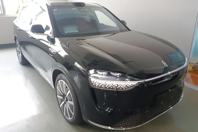 Used Hima AITO M9 2024 All-Electric Max Version 100 kWh 6-Seater Front Right 45 Deg