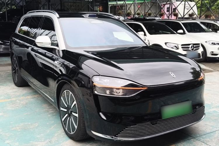 Used Hima AITO M9 2024 Range-Extended Max Edition 42 kWh 6-Seater Version Front Right 45 Deg