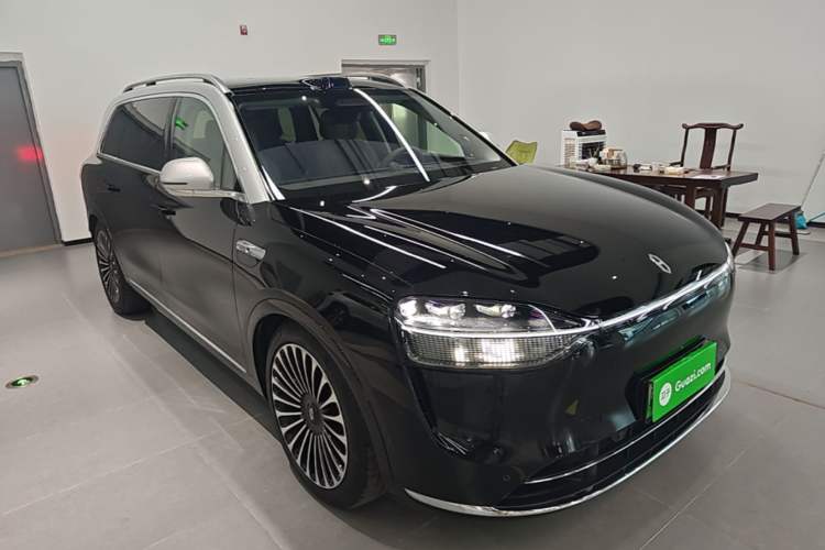 Used Hima AITO M9 2024 Range-Extended Max Edition 52 kWh 6-Seater Version Front Right 45 Deg