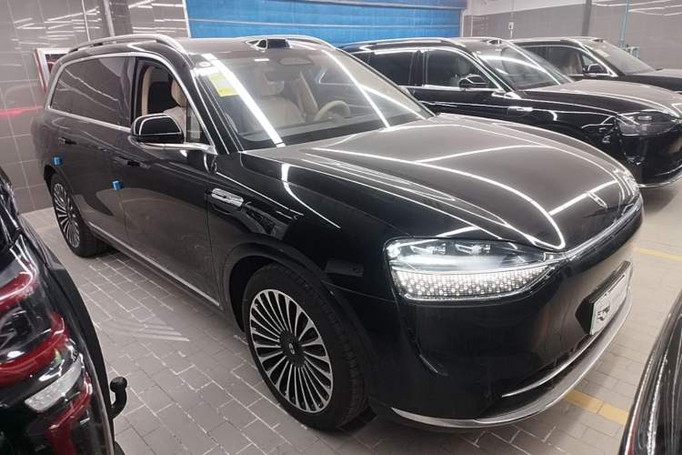 Used Hima AITO M9 2024 Range-Extended Ultra Version 42 kWh 6-Seater Model Front Right 45 Deg