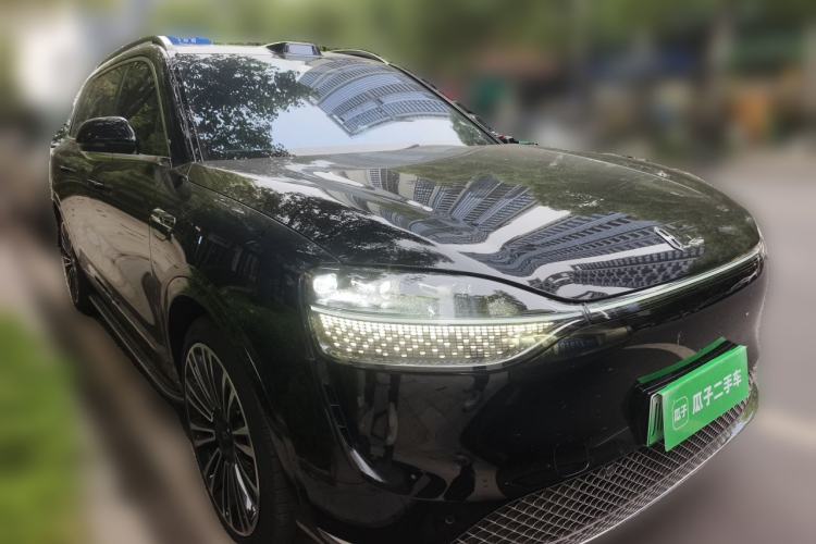 Used Hima AITO M9 2024 All-Electric Ultra Version 100 kWh 6-Seater Model Front Right 45 Deg