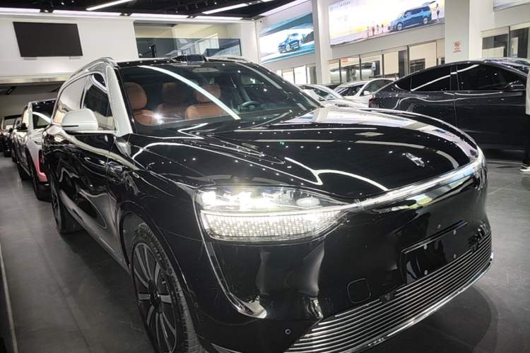 Used Hima AITO M9 2024 Range-Extended Ultra Version 52 kWh 6-Seater Model Front Right 45 Deg