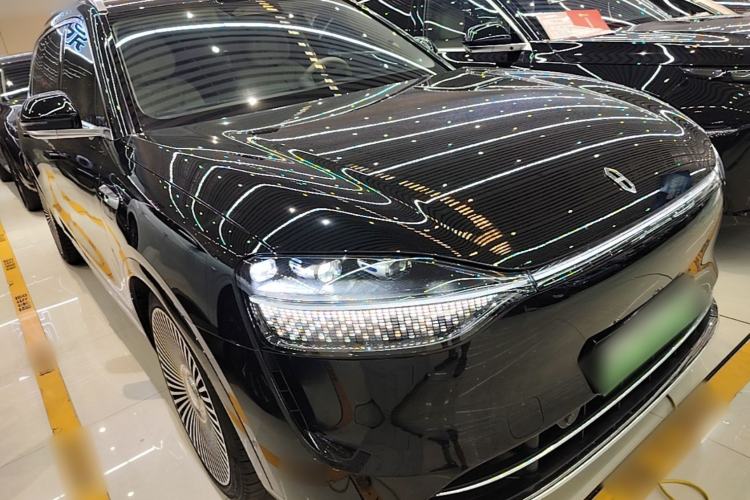 Used Hima AITO M9 2024 Range-Extended Ultra Version 52 kWh 6-Seater Model Front Right 45 Deg