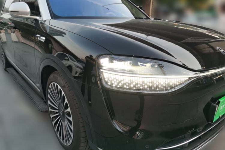Used Hima AITO M9 2024 Range-Extended Ultra Version 52 kWh 5-Seater Model Front Right 45 Deg
