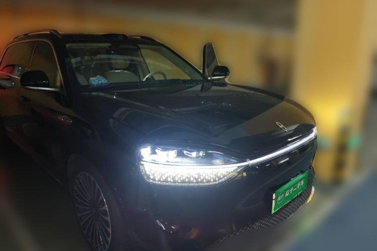 Used Hima AITO M9 2024 All-Electric Ultra Version 100 kWh 6-Seater Model Front Right 45 Deg