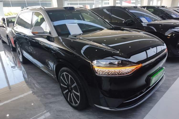 Used Hima AITO M9 2024 Range-Extended Ultra Version 42 kWh 6-Seater Model Front Right 45 Deg