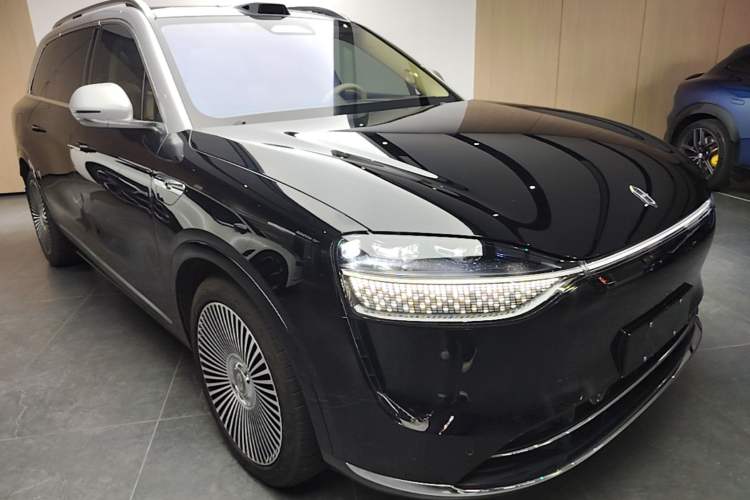 Used Hima AITO M9 2024 Range-Extended Ultra Version 42 kWh 6-Seater Model Front Right 45 Deg
