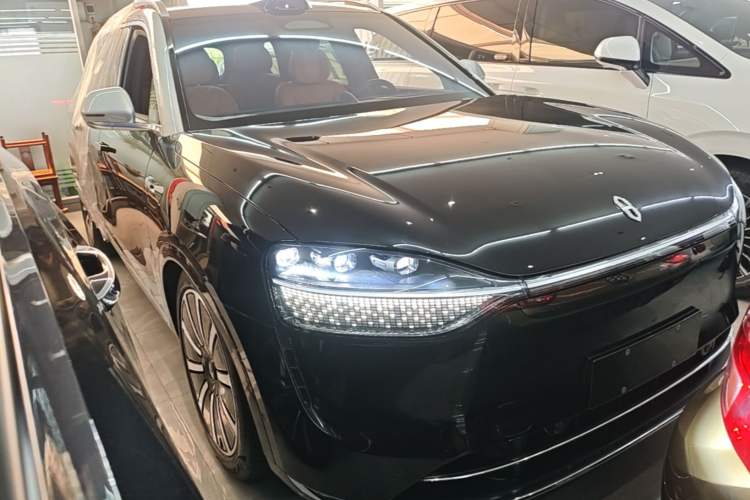 Used Hima AITO M9 2024 Range-Extended Max Edition 42 kWh 6-Seater Version Front Right 45 Deg