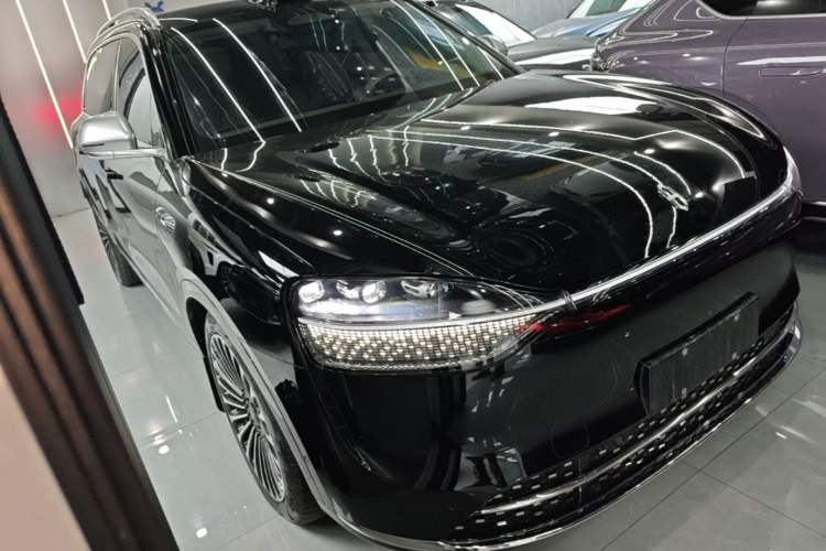 Used Hima AITO M9 2024 Range-Extended Ultra Version 52 kWh 5-Seater Model Front Right 45 Deg