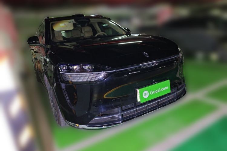 Used Hima AITO M9 2024 Range-Extended Ultra Version 52 kWh 6-Seater Model Front Right 45 Deg