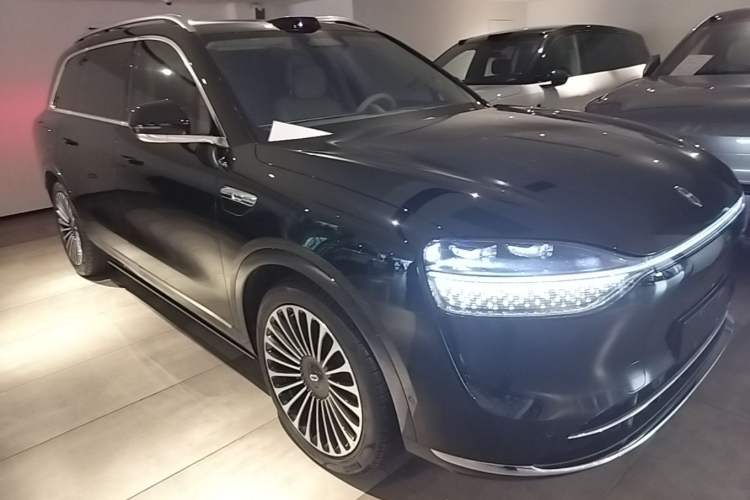 Used Hima AITO M9 2024 Range-Extended Max Edition 42 kWh 6-Seater Version Front Right 45 Deg