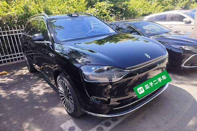 Used Hima AITO M9 2024 Range-Extended Ultra Version 42 kWh 6-Seater Model Front Right 45 Deg