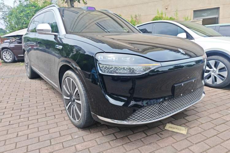 Used Hima AITO M9 2024 All-Electric Ultra Version 100 kWh 6-Seater Model Front Right 45 Deg