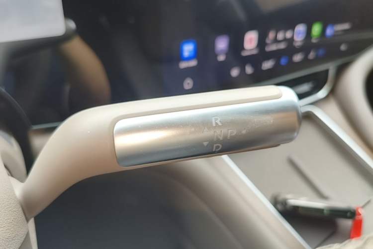 Used Hima AITO M9 2024 Range-Extended Ultra Version 42 kWh 6-Seater Model Gear Lever