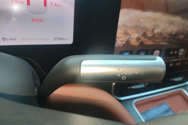 Used Hima AITO M9 2024 Range-Extended Ultra Version 42 kWh 6-Seater Model Gear Lever