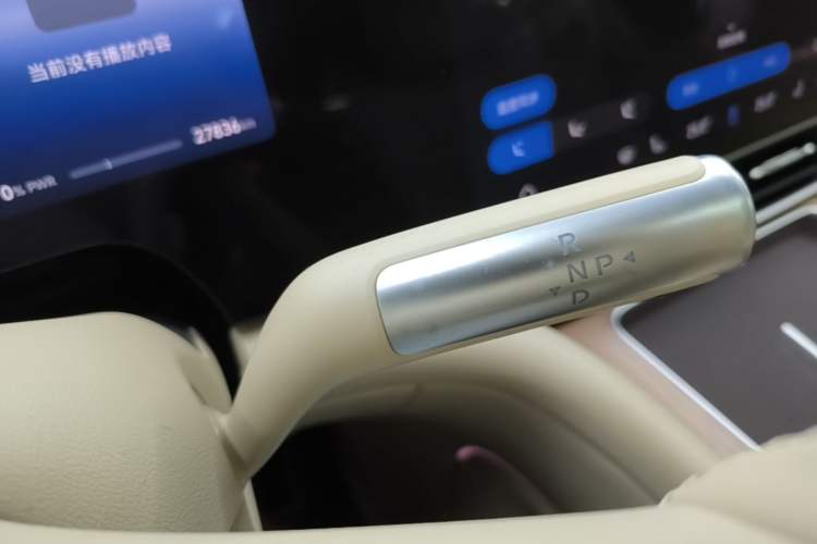 Used Hima AITO M9 2024 Range-Extended Ultra Version 42 kWh 6-Seater Model Gear Lever