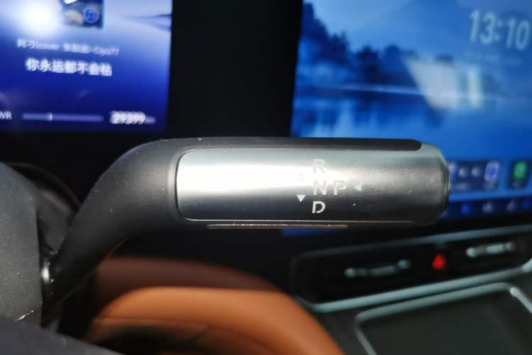 Used Hima AITO M9 2024 Range-Extended Ultra Version 42 kWh 6-Seater Model Gear Lever