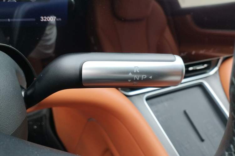 Used Hima AITO M9 2024 All-Electric Ultra Version 100 kWh 6-Seater Model Gear Lever