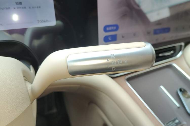 Used Hima AITO M9 2024 Range-Extended Max Edition 42 kWh 6-Seater Version Gear Lever